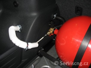 PřestavbaCNG04_odvetrani_nádržeCNG