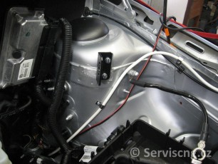 PřestavbaCNG09_vedeni_a_upevnění_potrubí_CNG