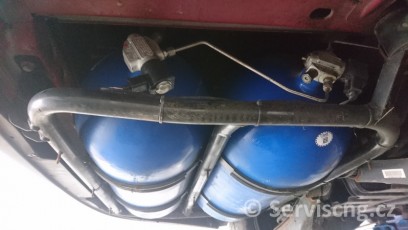 VW_Passat_1,4TSi_nádrže_CNG