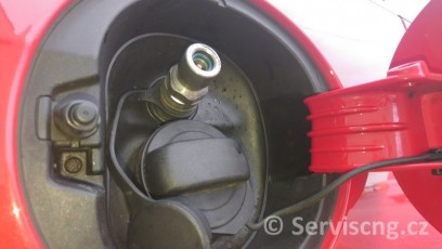 VW_Passat_1,4TSi_plnici_ventil_CNG