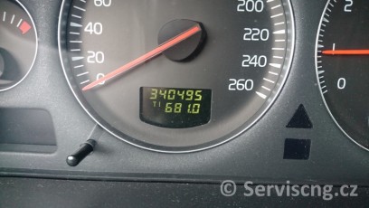 Volvo_V70_2,4_CNG_BiFuel_stav_km